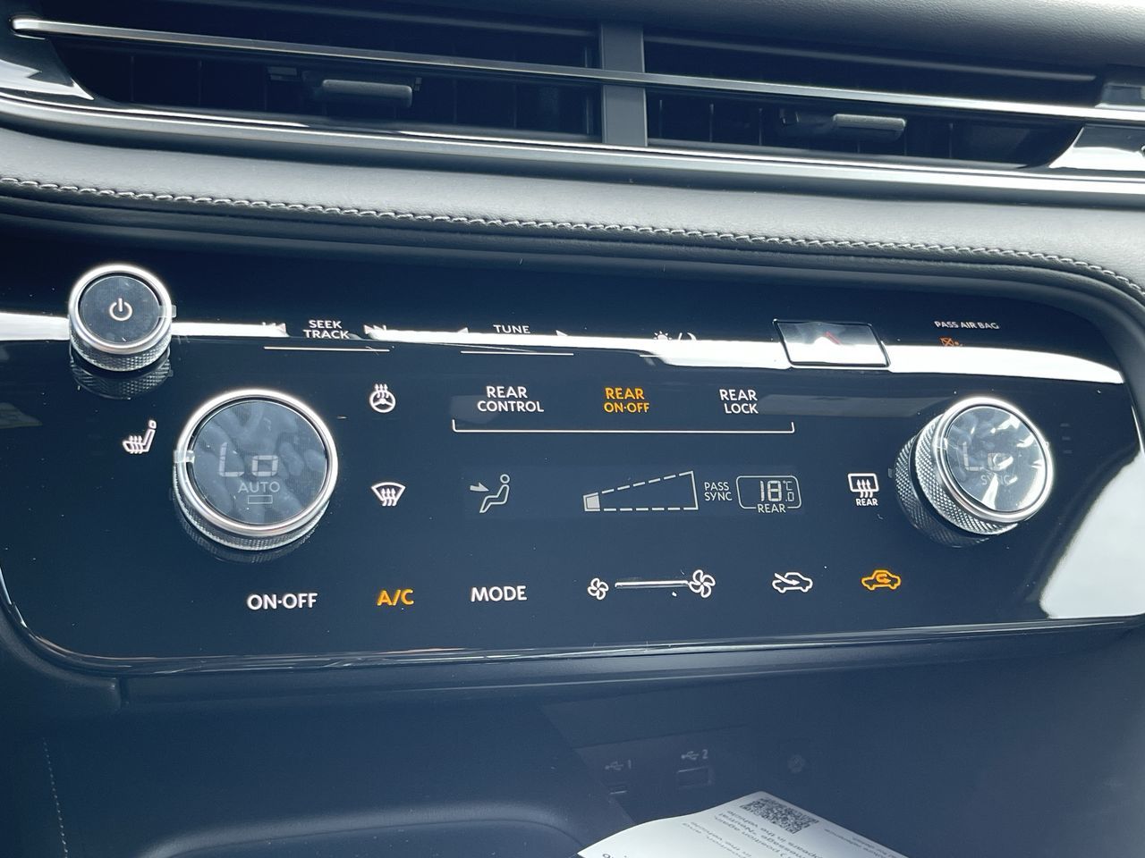 2025 Infiniti QX60 in Mississauga, Ontario