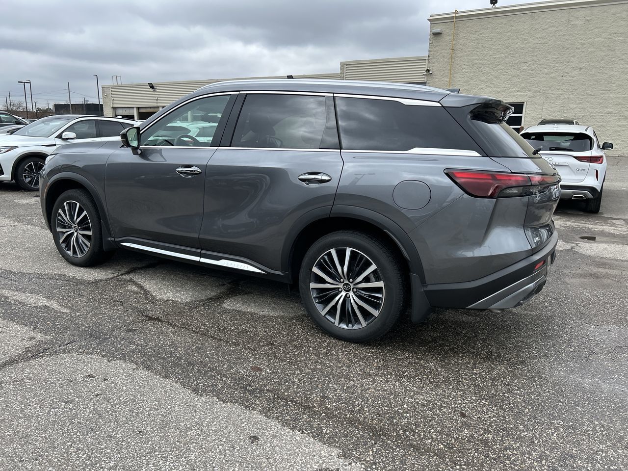 2025 Infiniti QX60 in Mississauga, Ontario