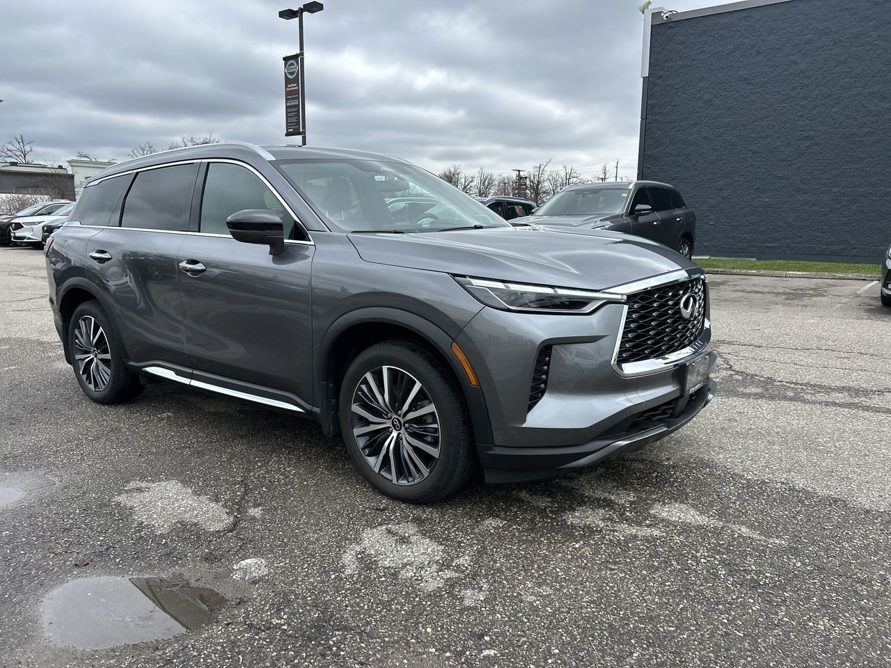 2025 Infiniti QX60 in Mississauga, Ontario