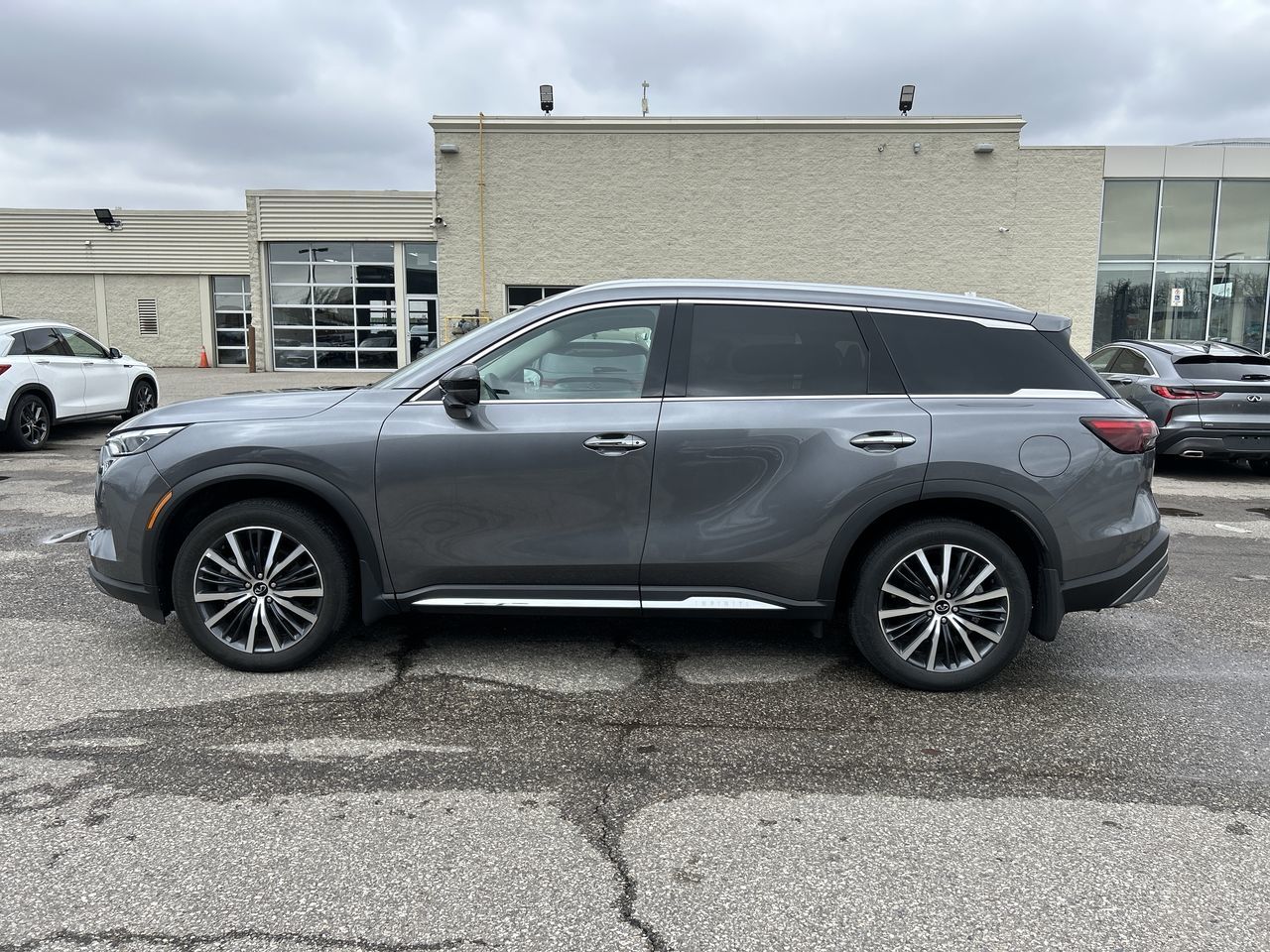 2025 Infiniti QX60 in Mississauga, Ontario