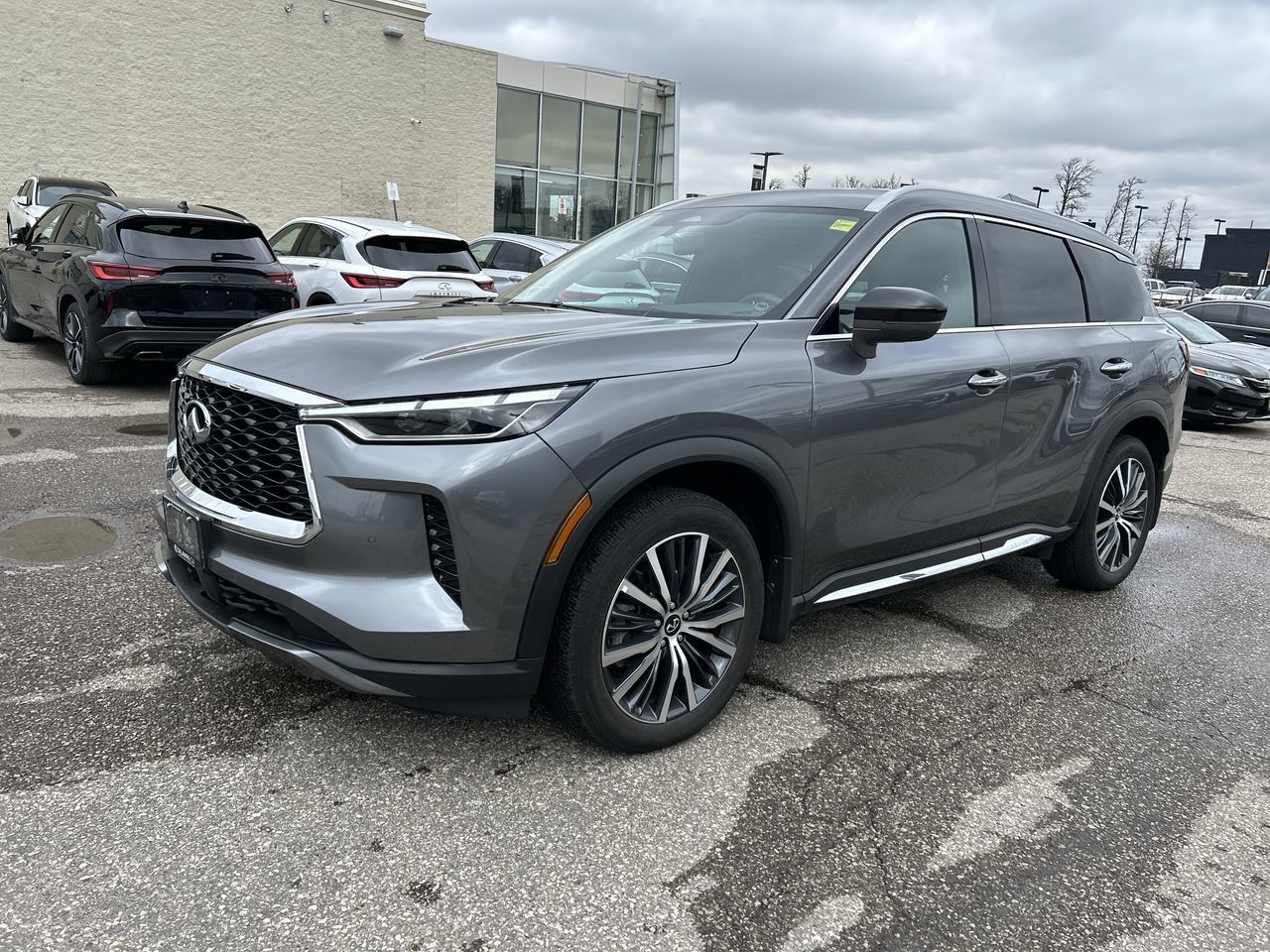 2025 Infiniti QX60 in Mississauga, Ontario