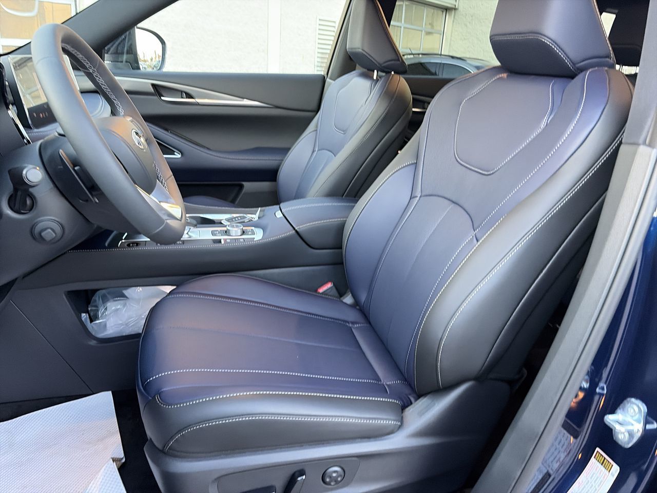 2027 Infiniti QX60 in Mississauga, Ontario