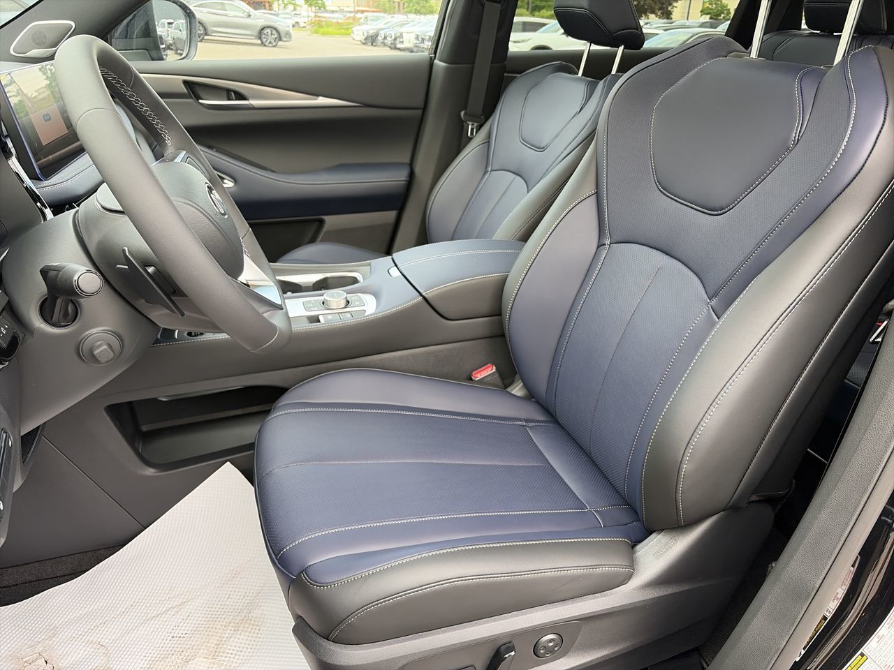2027 Infiniti QX60 in Mississauga, Ontario