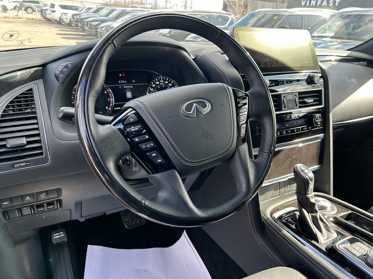 2023 Infiniti QX80 in Mississauga, Ontario
