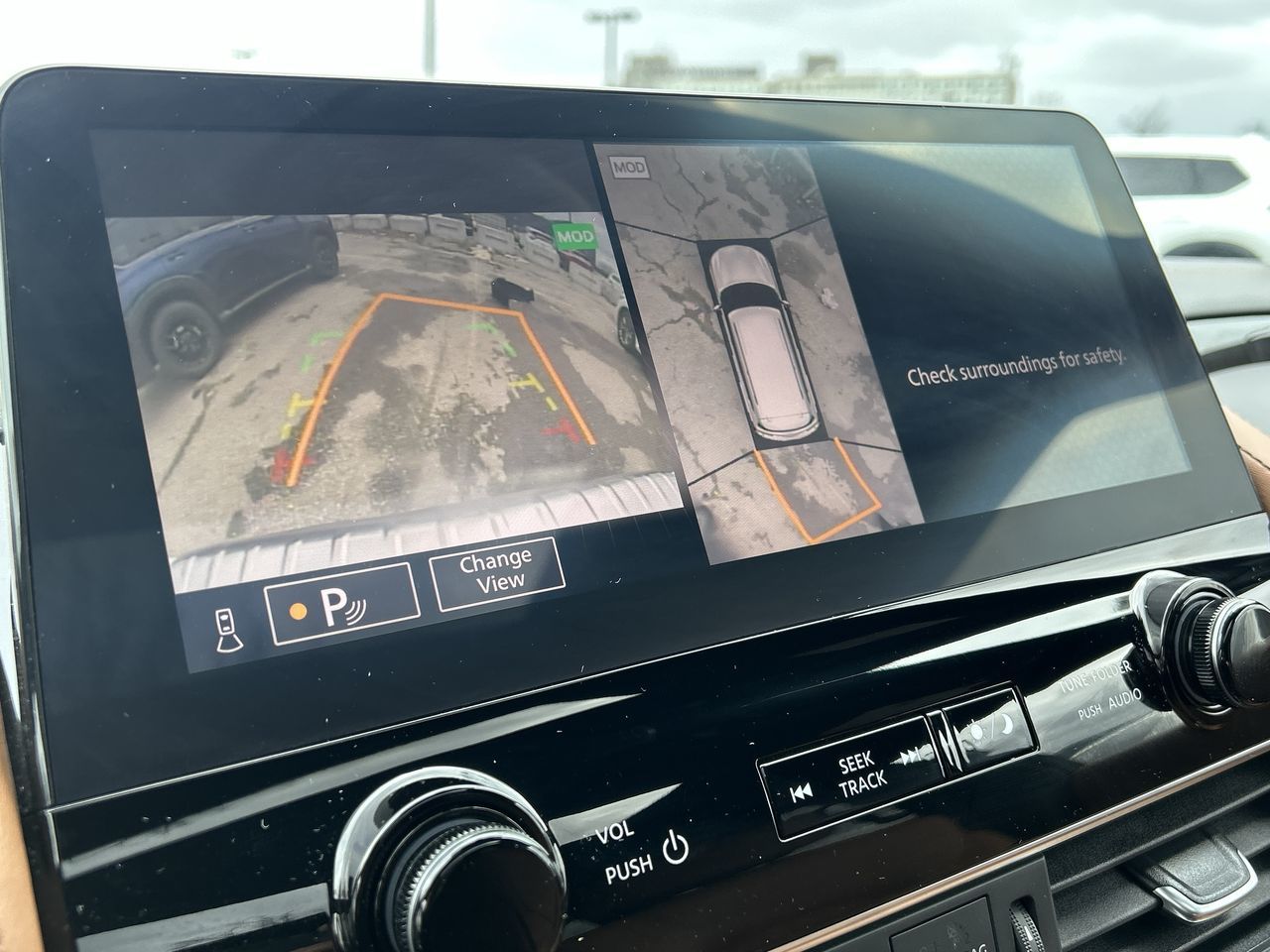 2024 Infiniti QX80 in Mississauga, Ontario