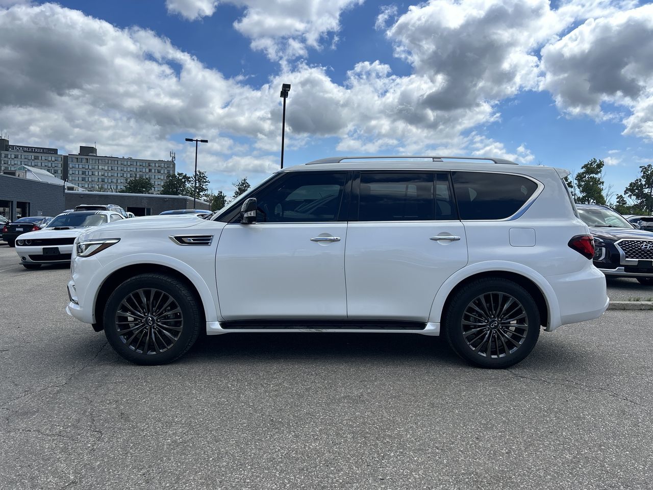 2024 Infiniti QX80 in Mississauga, Ontario