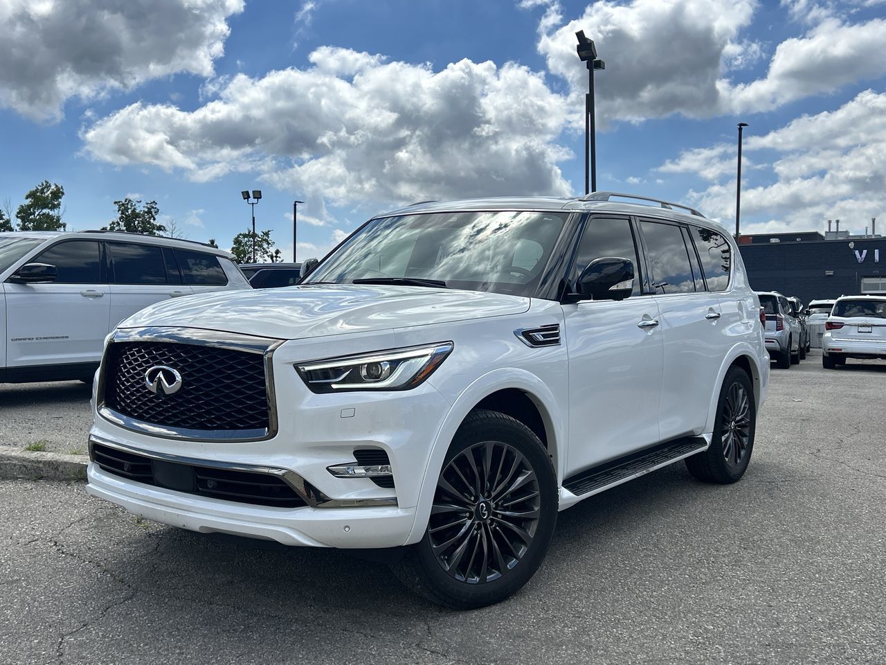 2024 Infiniti QX80 in Mississauga, Ontario