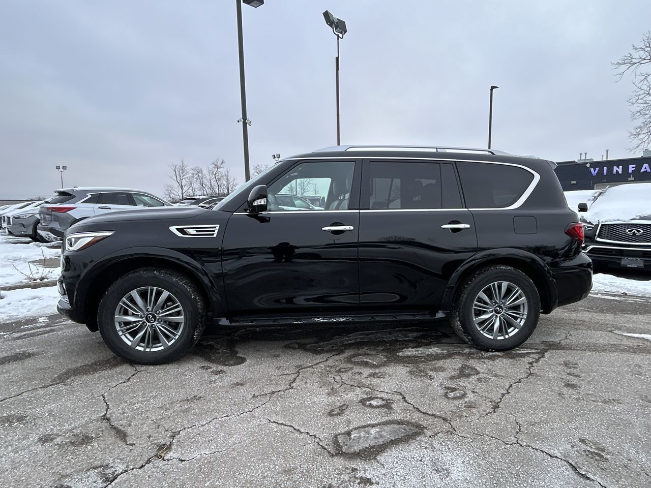 2024 Infiniti QX80 in Mississauga, Ontario