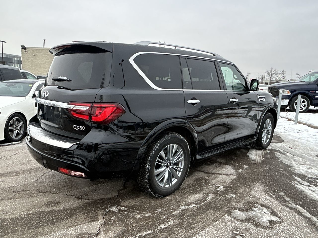 2024 Infiniti QX80 in Mississauga, Ontario