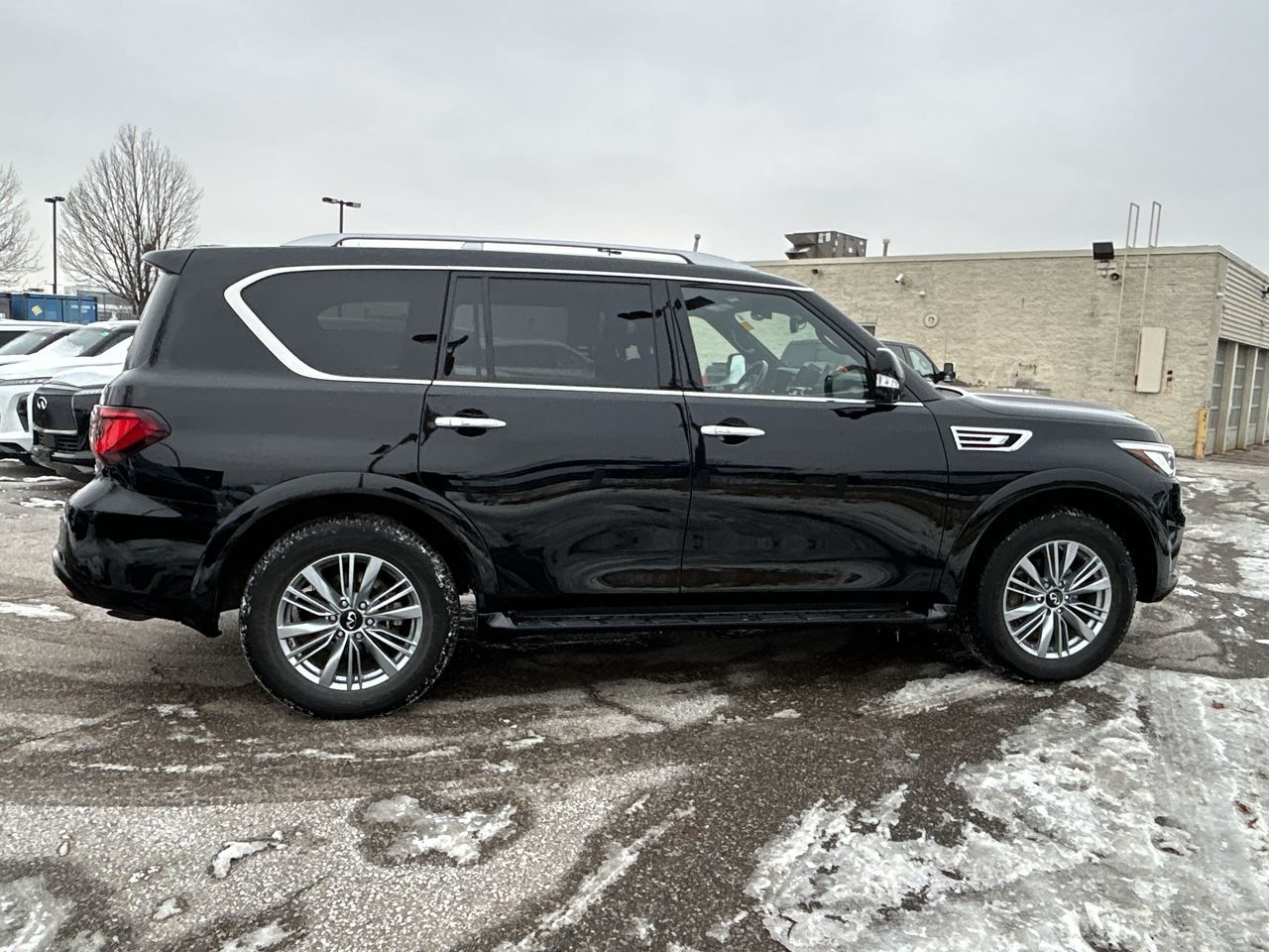 2024 Infiniti QX80 in Mississauga, Ontario