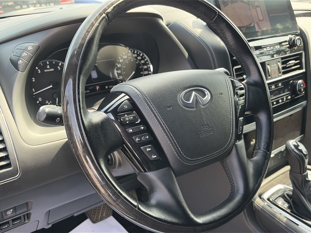 2024 Infiniti QX80 in Mississauga, Ontario