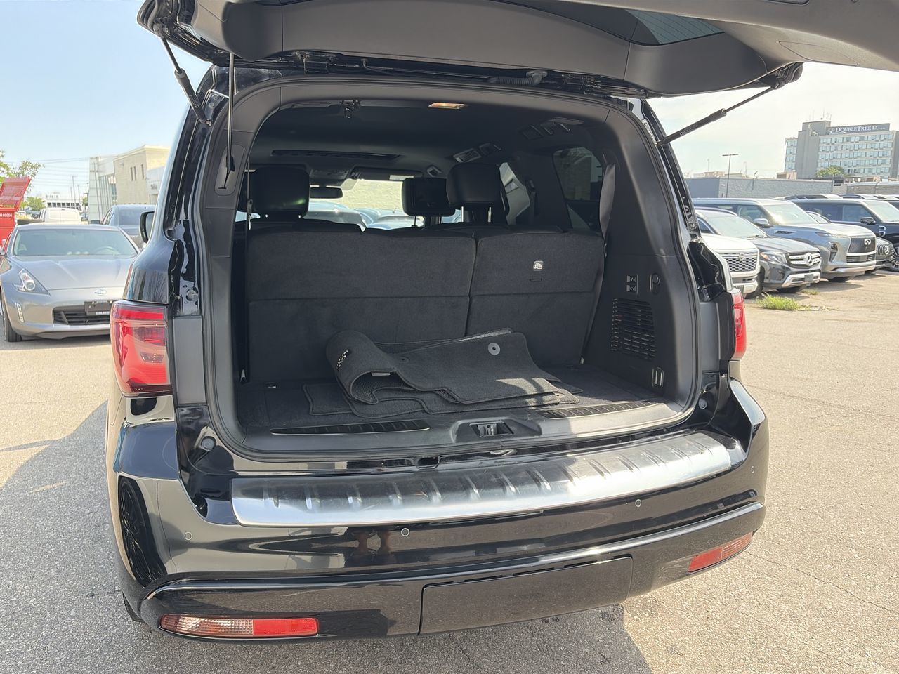 2024 Infiniti QX80 in Mississauga, Ontario