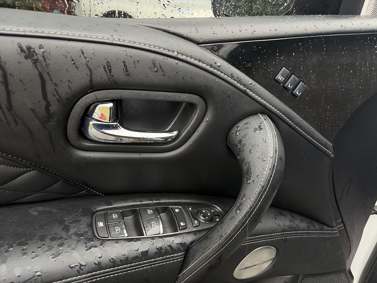 2024 Infiniti QX80 in Mississauga, Ontario