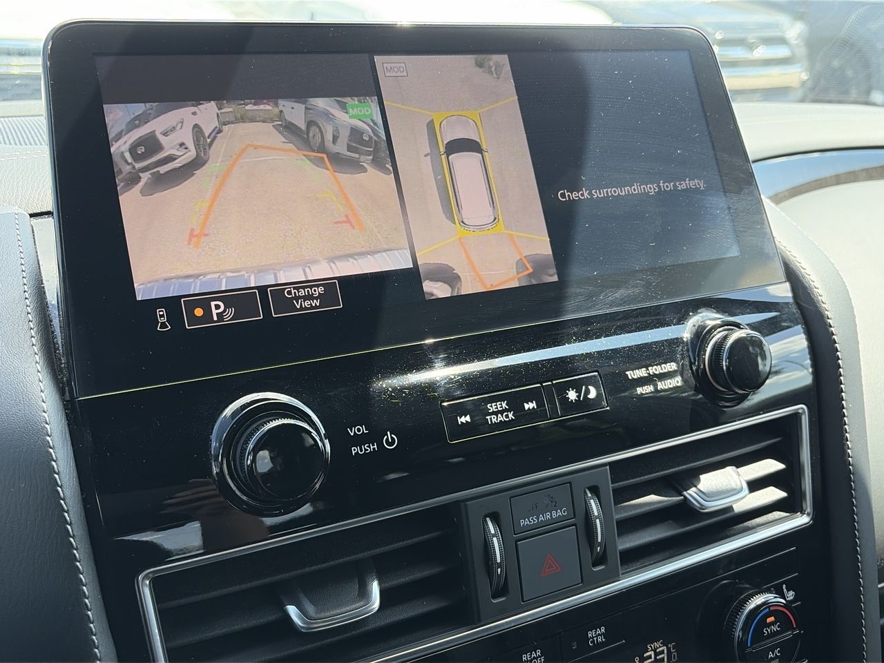 2024 Infiniti QX80 in Mississauga, Ontario