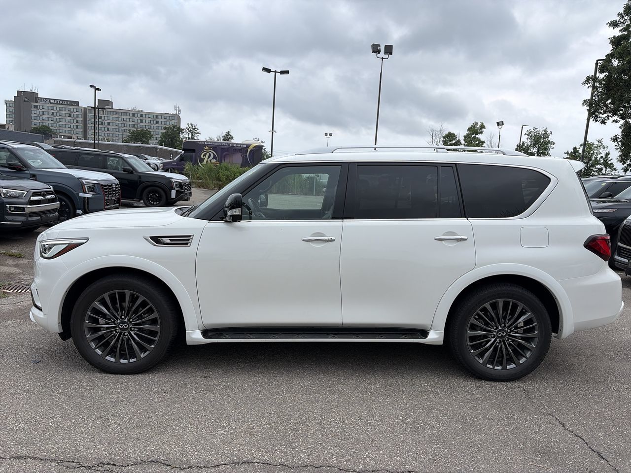 2024 Infiniti QX80 in Mississauga, Ontario