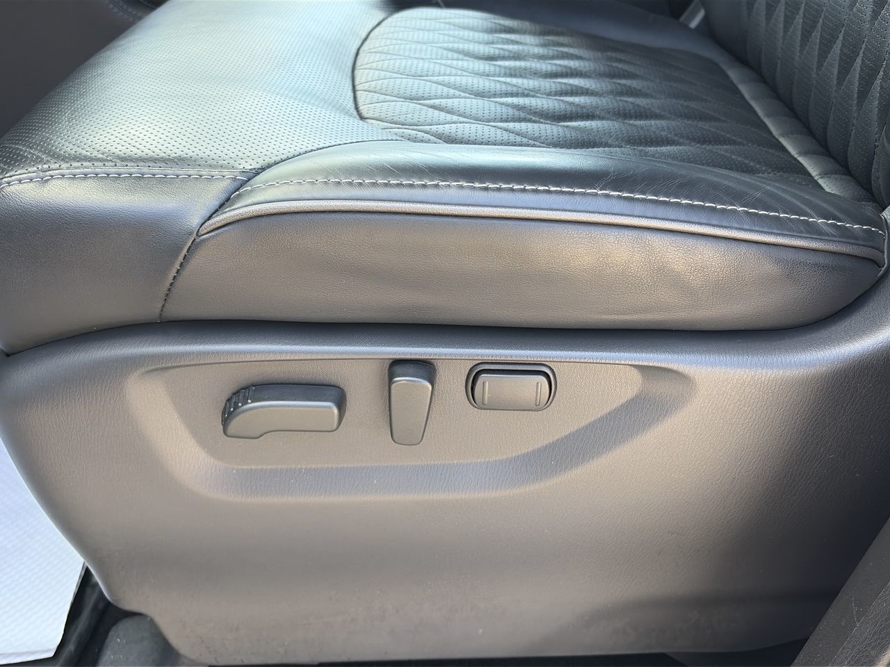 2024 Infiniti QX80 in Mississauga, Ontario