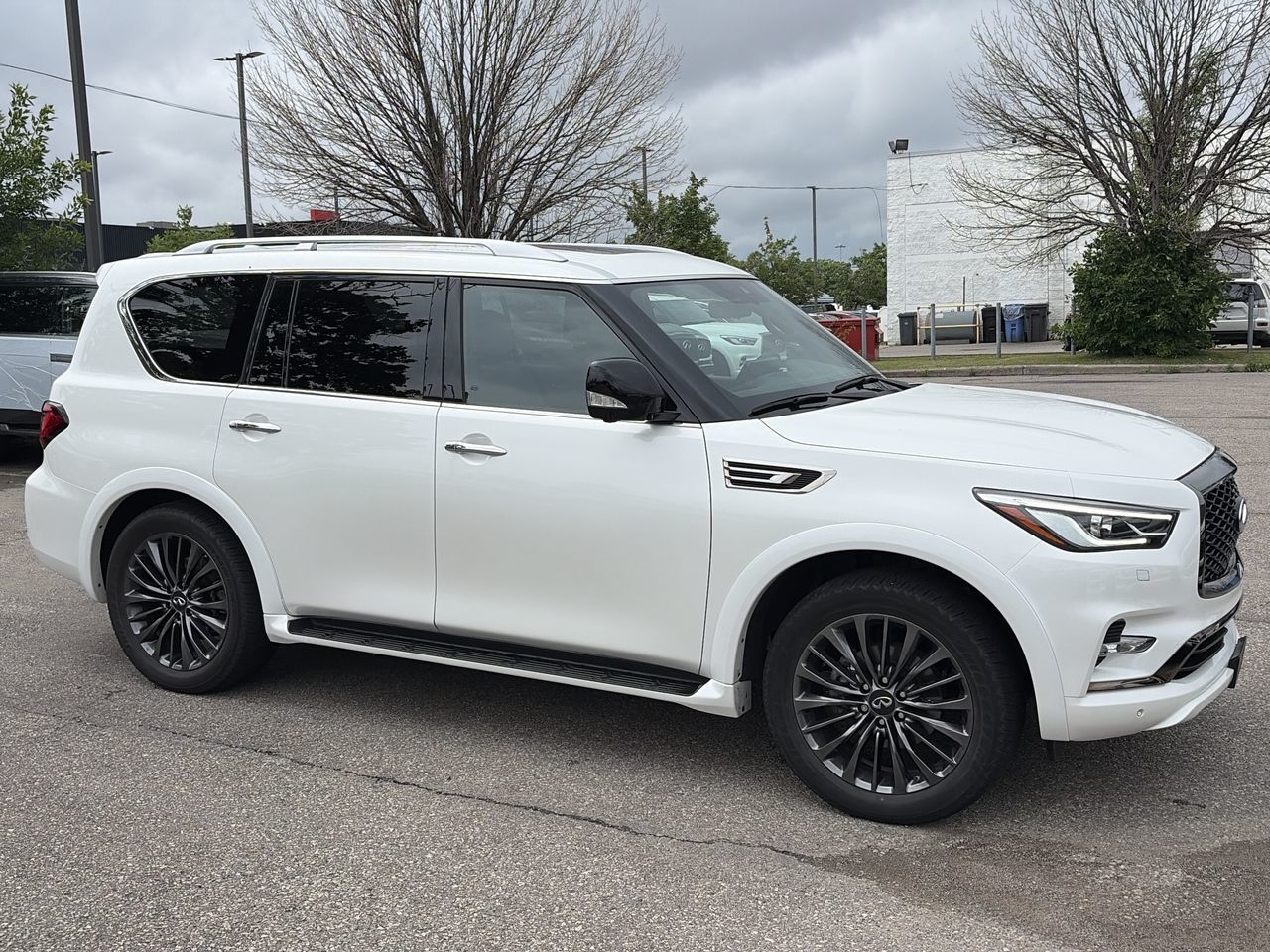 2024 Infiniti QX80 in Mississauga, Ontario