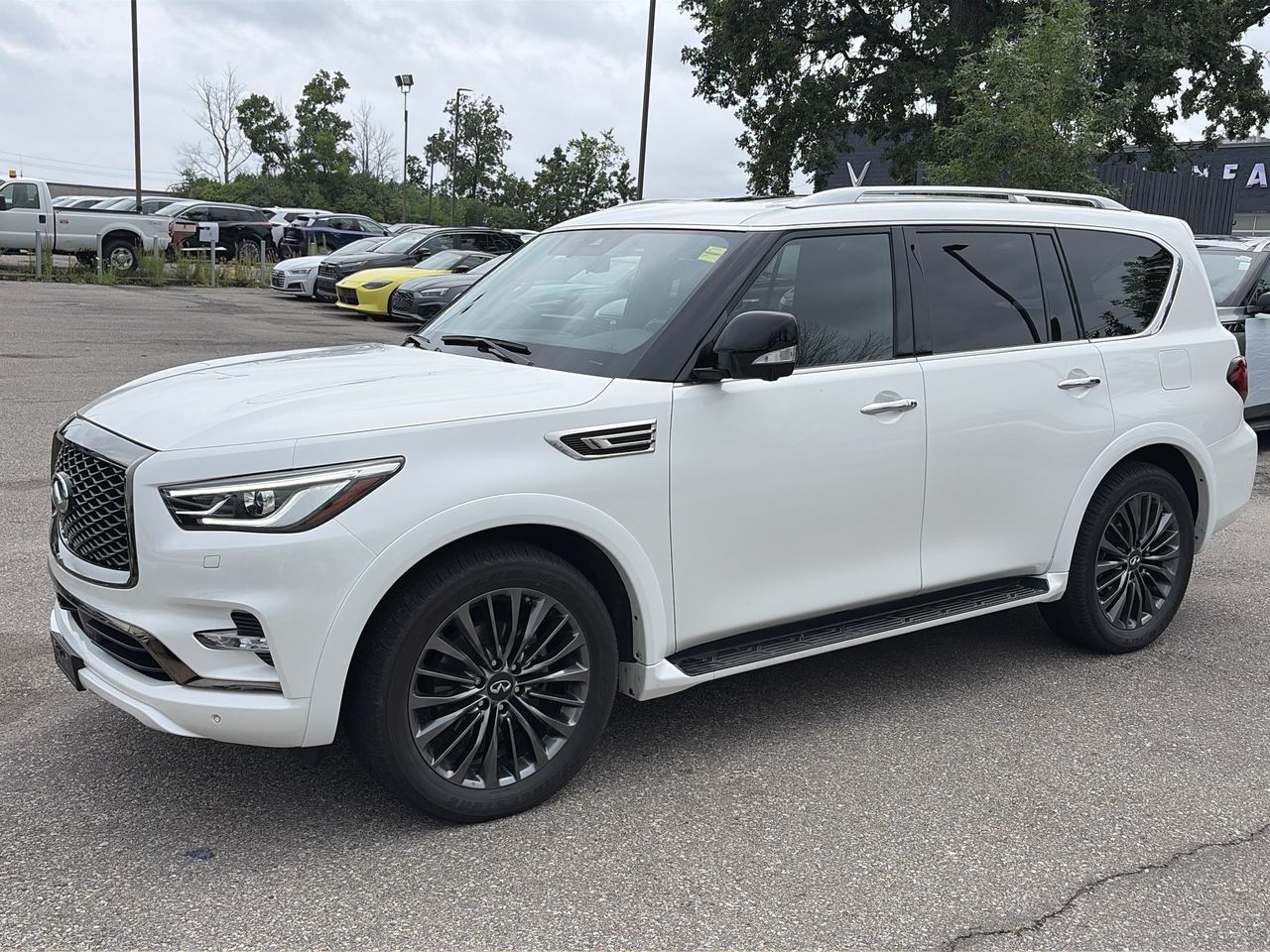 2024 Infiniti QX80 in Mississauga, Ontario
