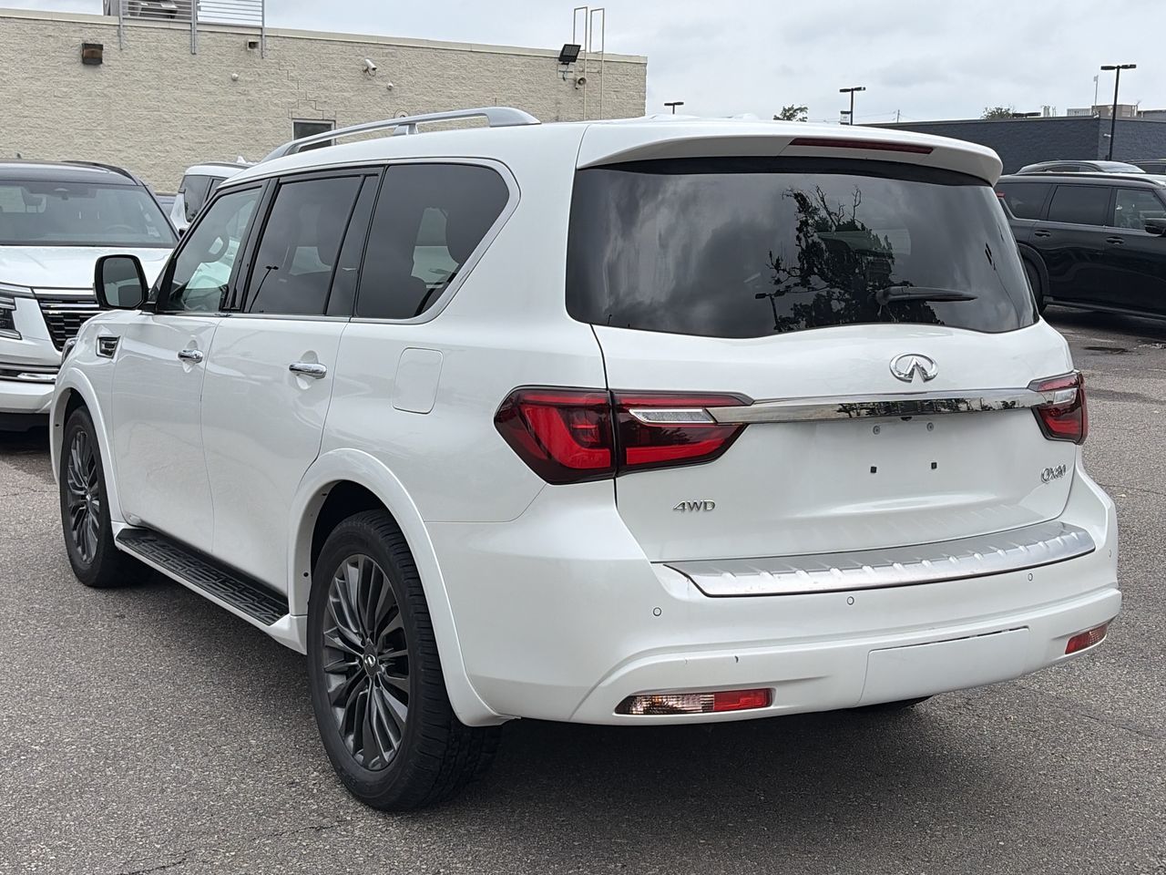 2024 Infiniti QX80 in Mississauga, Ontario