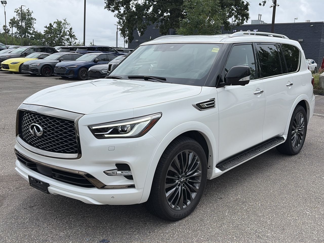 2024 Infiniti QX80 in Mississauga, Ontario