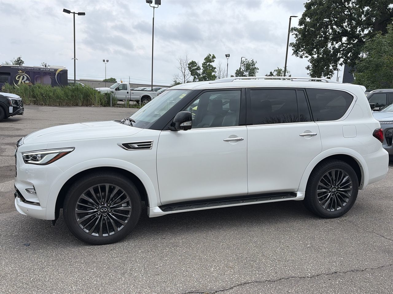 2024 Infiniti QX80 in Mississauga, Ontario