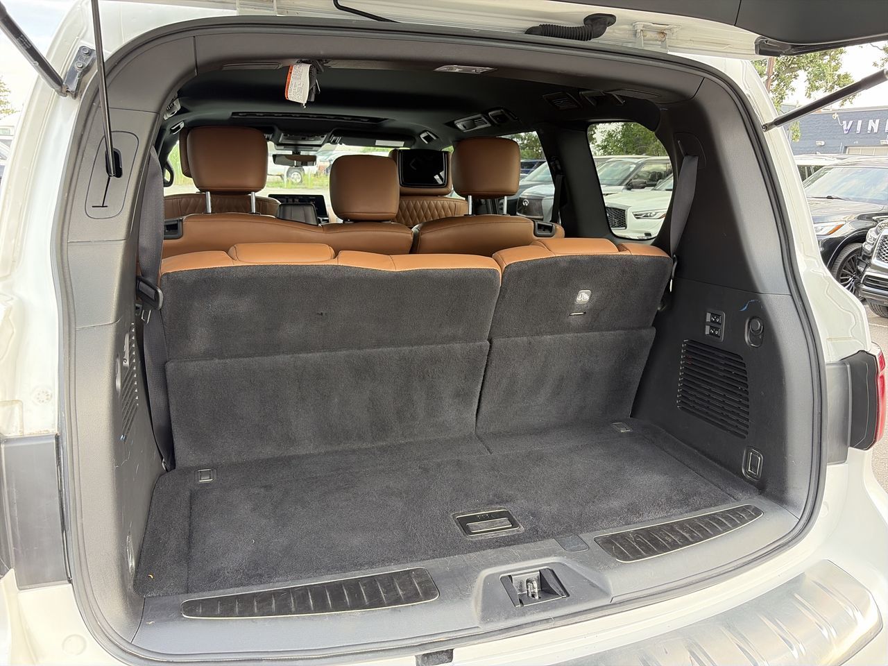 2024 Infiniti QX80 in Mississauga, Ontario