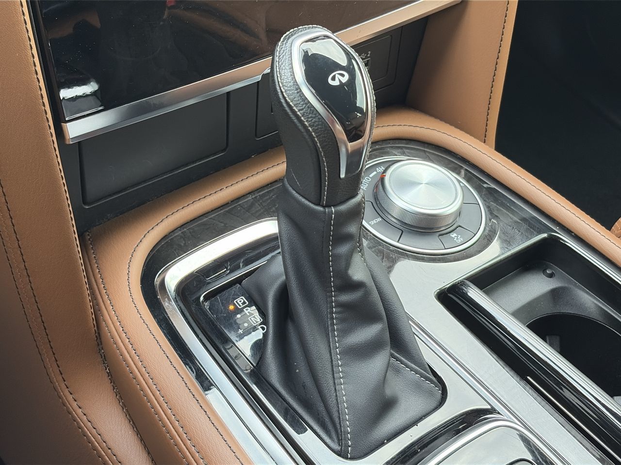 2024 Infiniti QX80 in Mississauga, Ontario