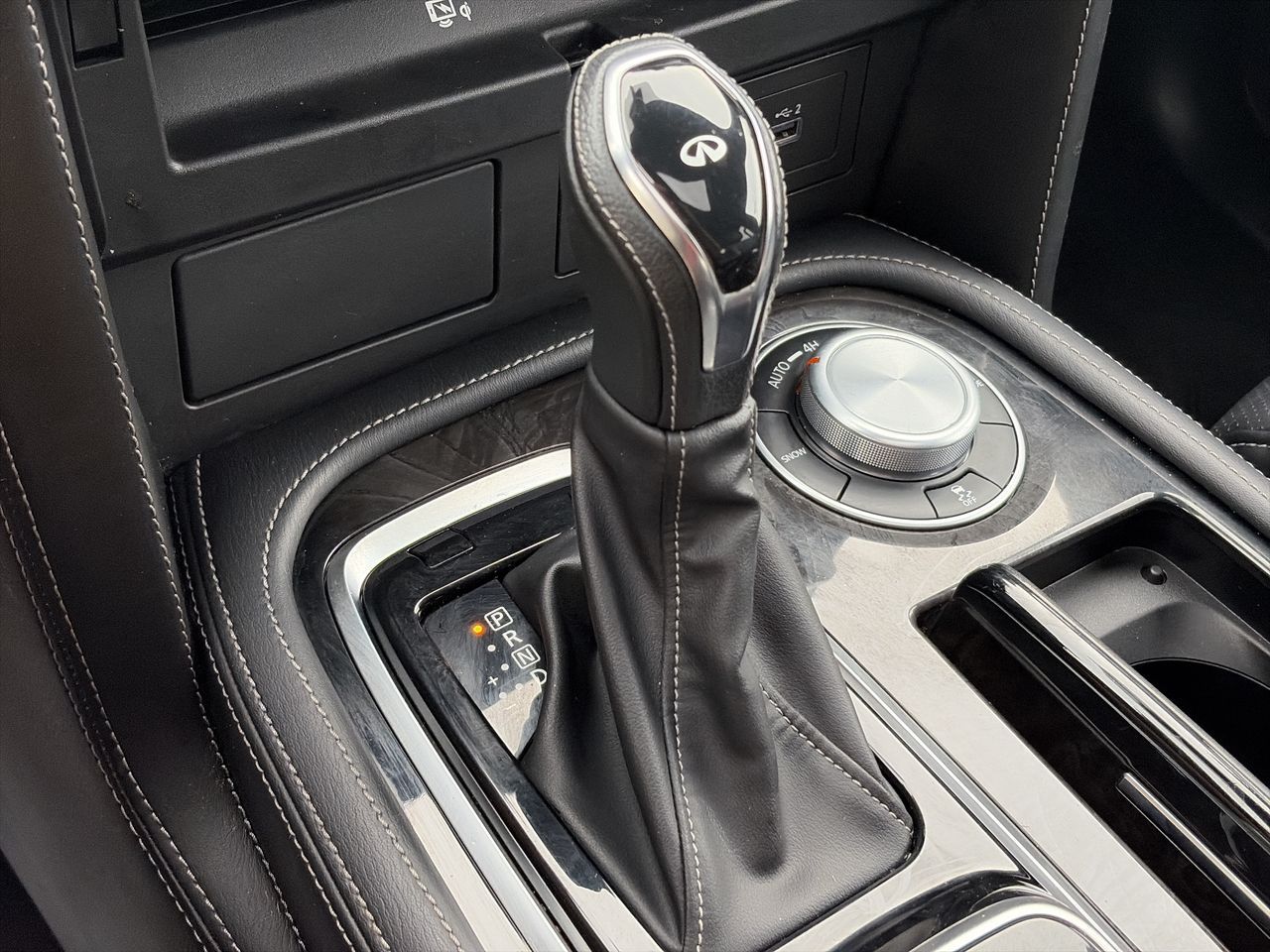 2024 Infiniti QX80 in Mississauga, Ontario