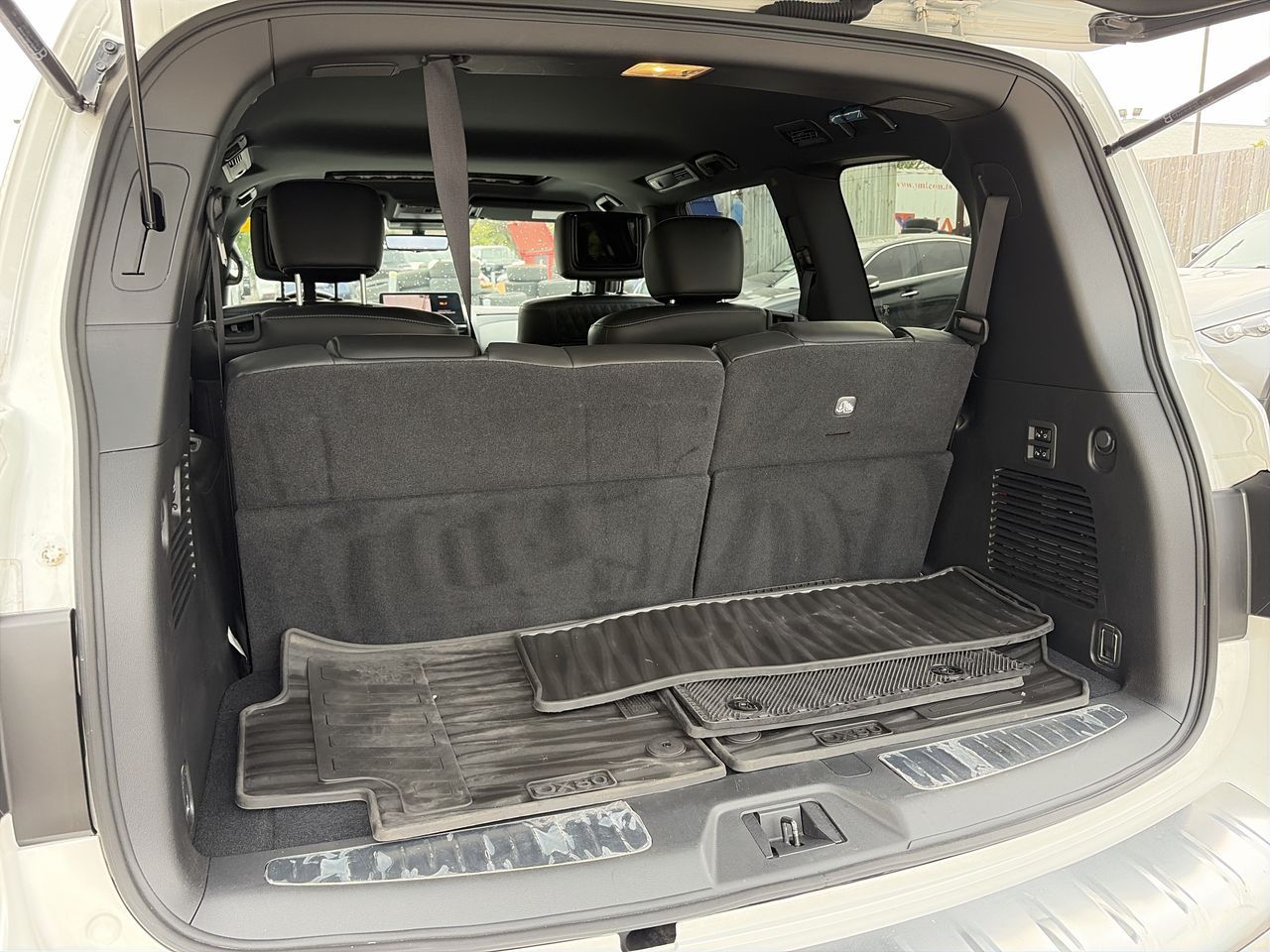 2024 Infiniti QX80 in Mississauga, Ontario