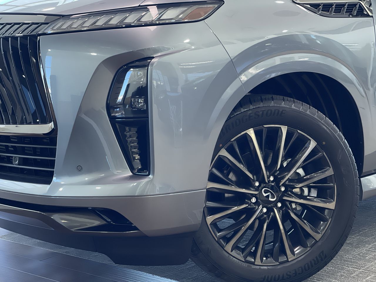 2025 Infiniti QX80 in Mississauga, Ontario