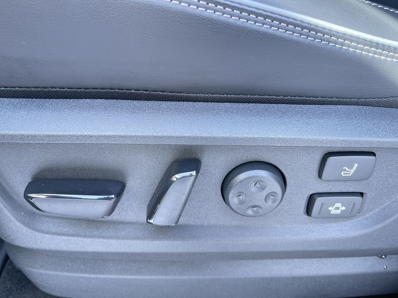 2025 Infiniti QX80 in Mississauga, Ontario