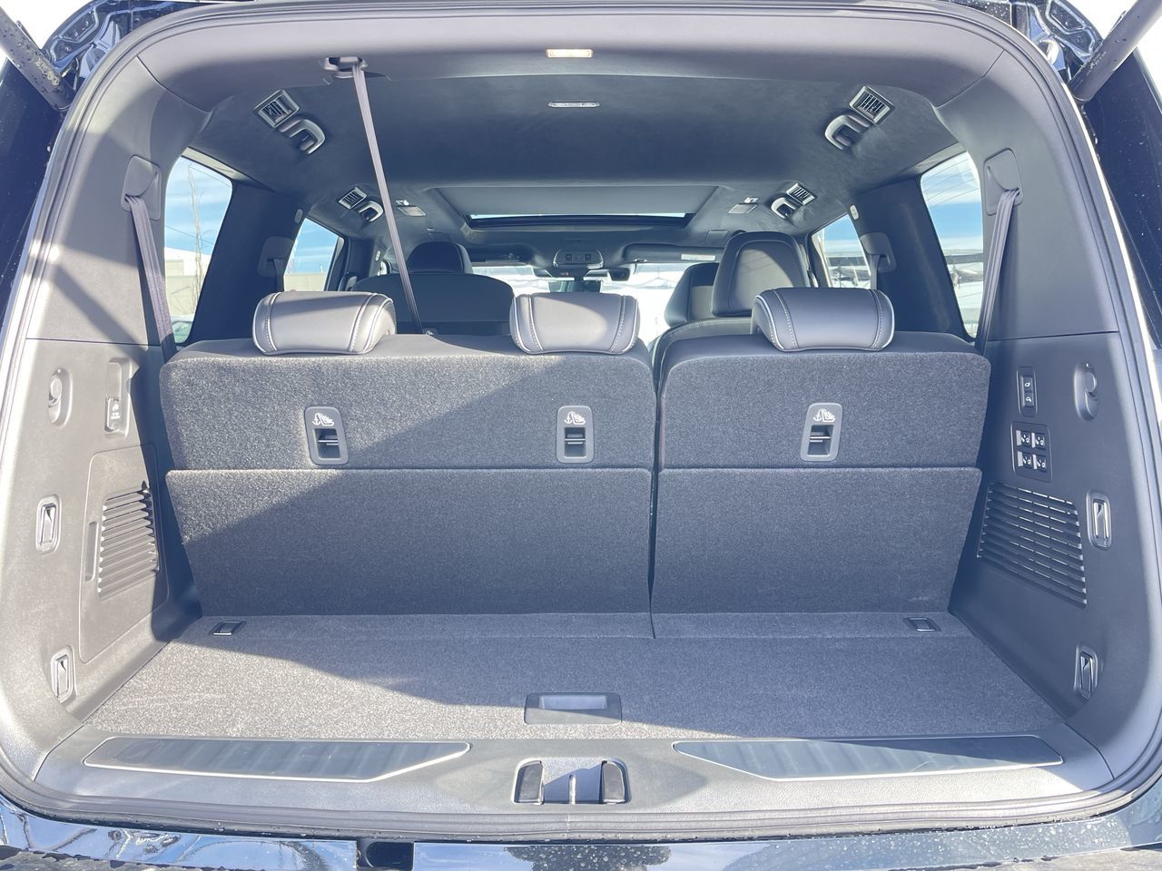 2025 Infiniti QX80 in Mississauga, Ontario