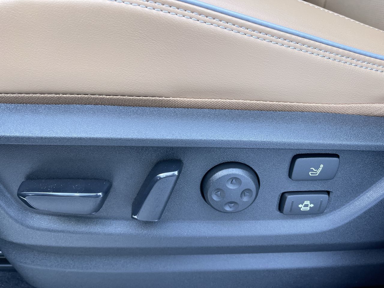 2025 Infiniti QX80 in Mississauga, Ontario