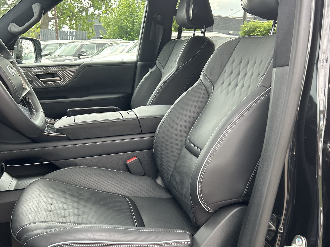 Infiniti QX80  2025 à Mississauga, Ontario