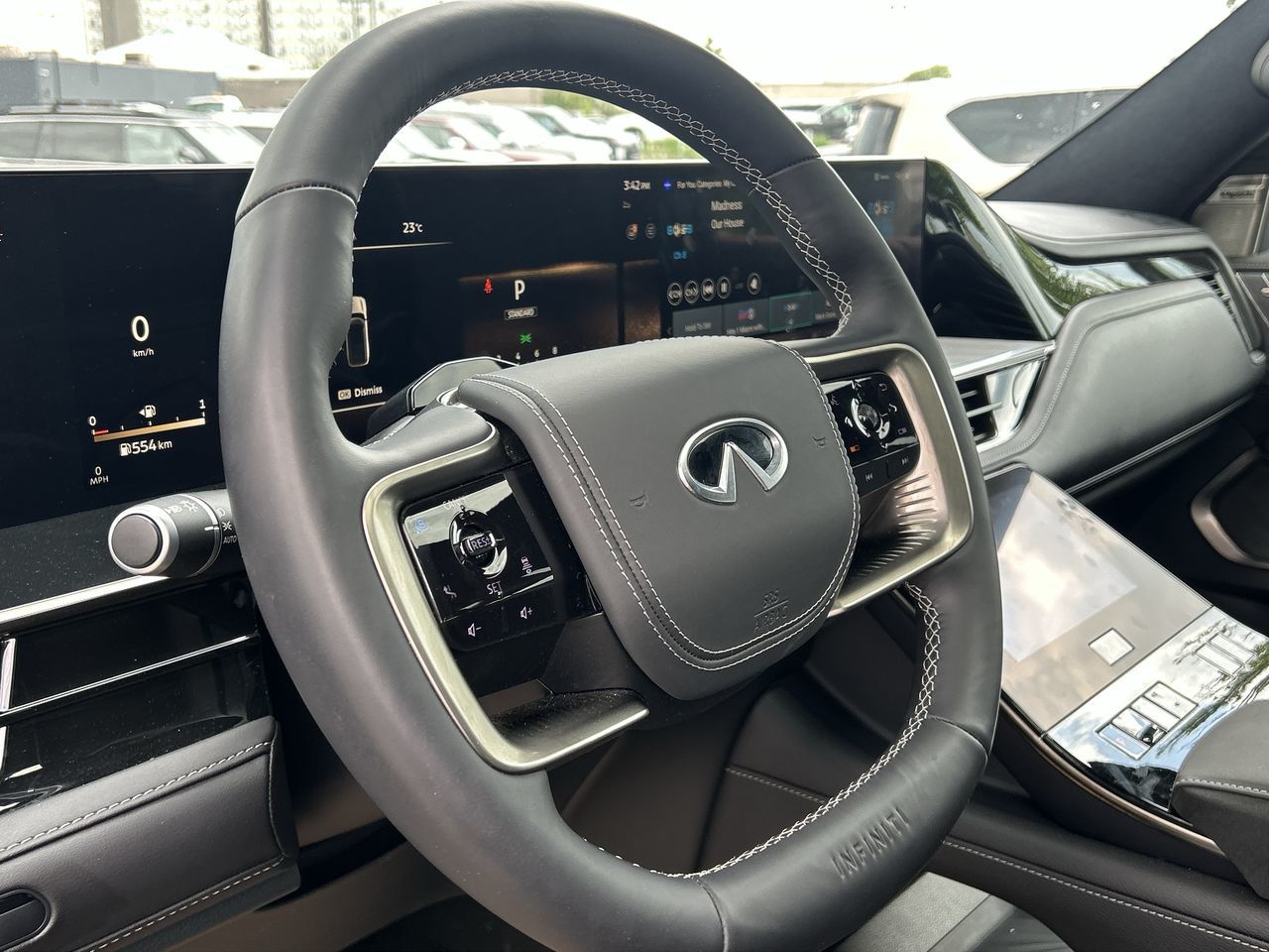 Infiniti QX80  2025 à Mississauga, Ontario