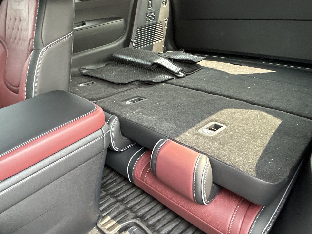 2025 Infiniti QX80 in Mississauga, Ontario