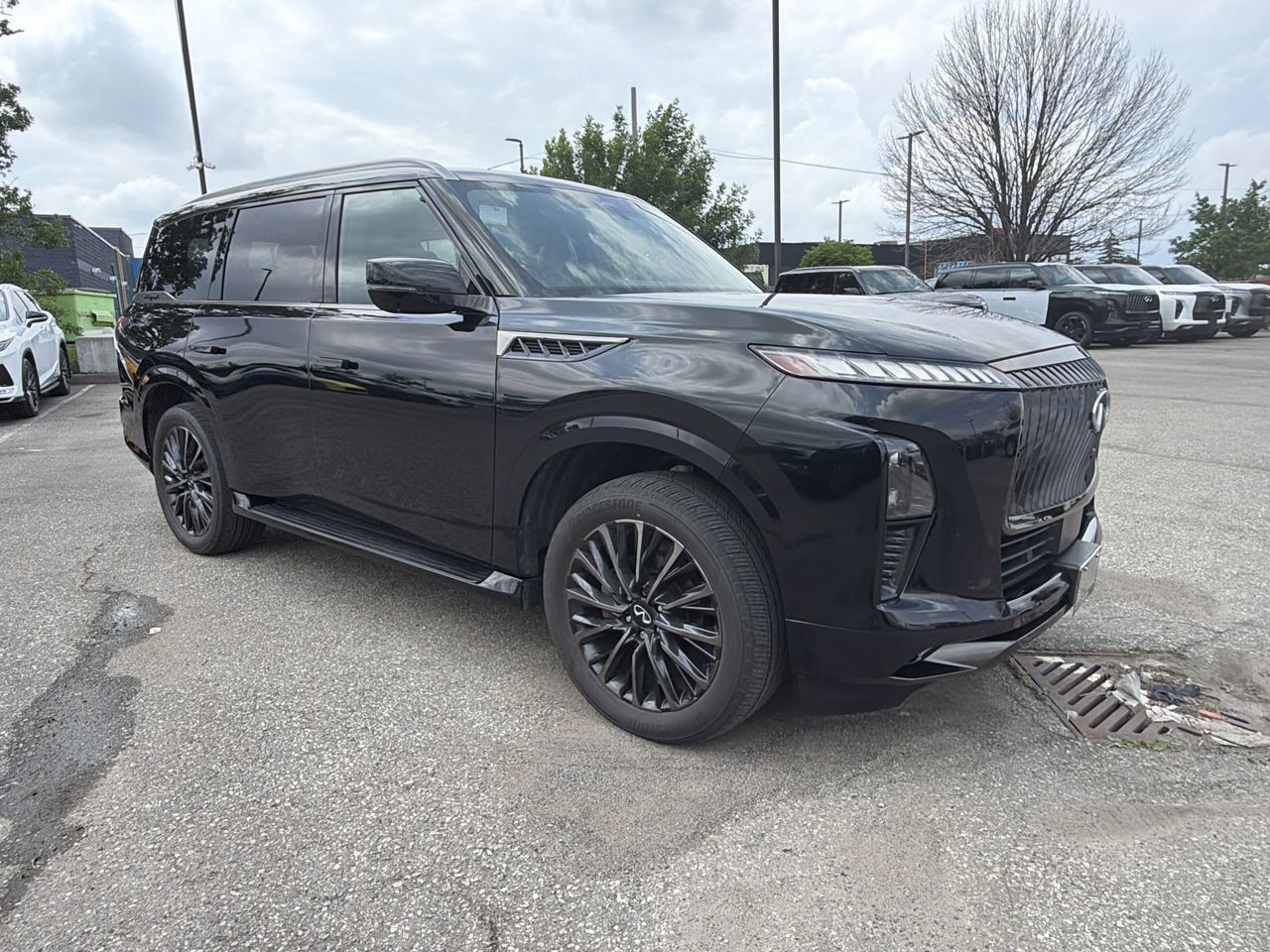 2025 Infiniti QX80 in Mississauga, Ontario