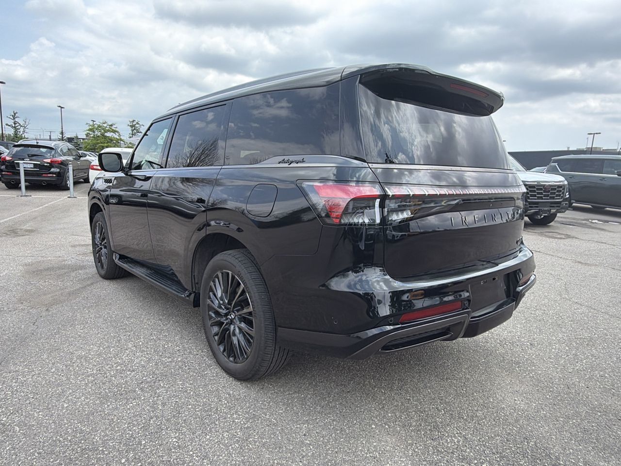 2025 Infiniti QX80 in Mississauga, Ontario