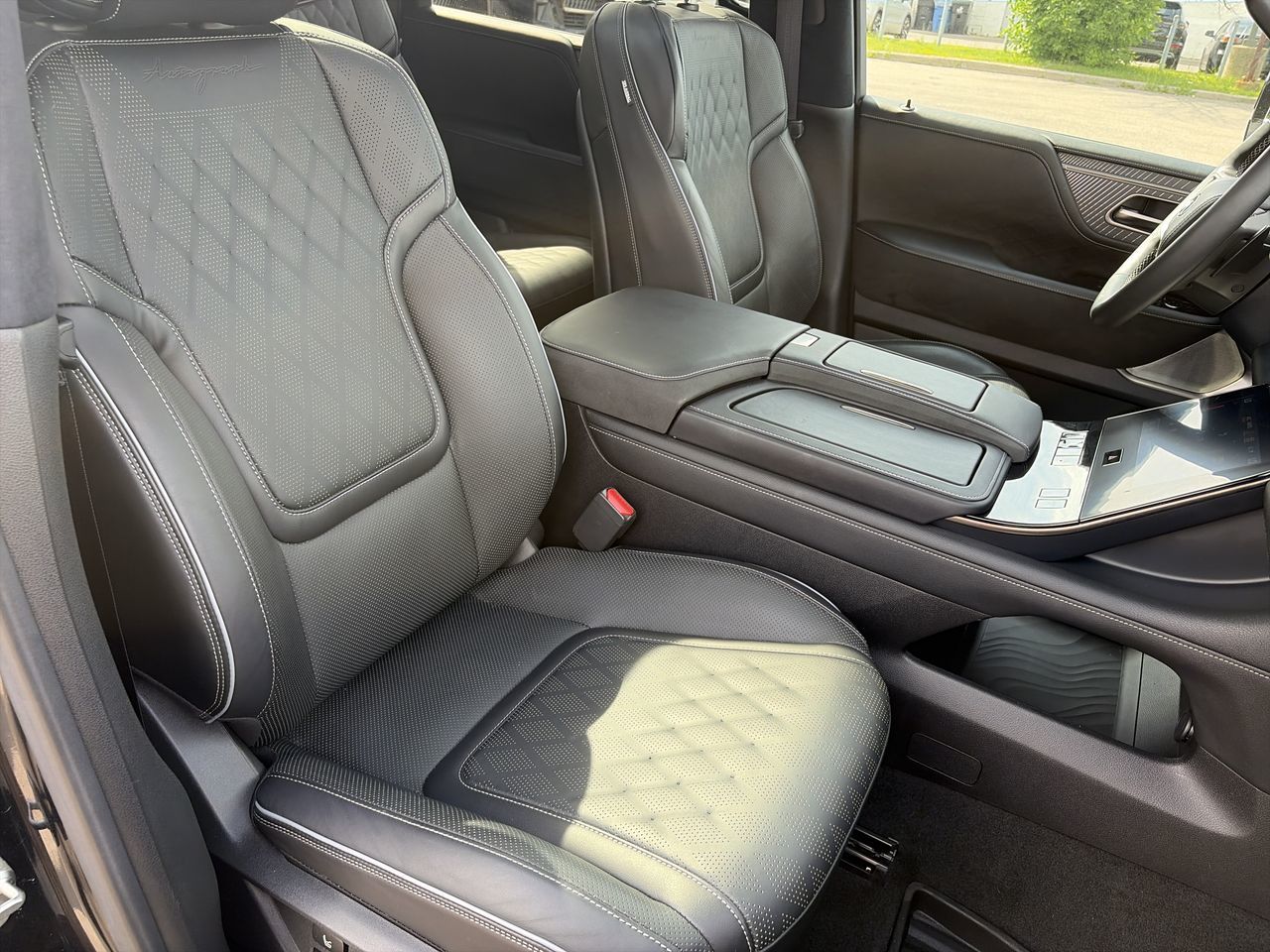 2025 Infiniti QX80 in Mississauga, Ontario