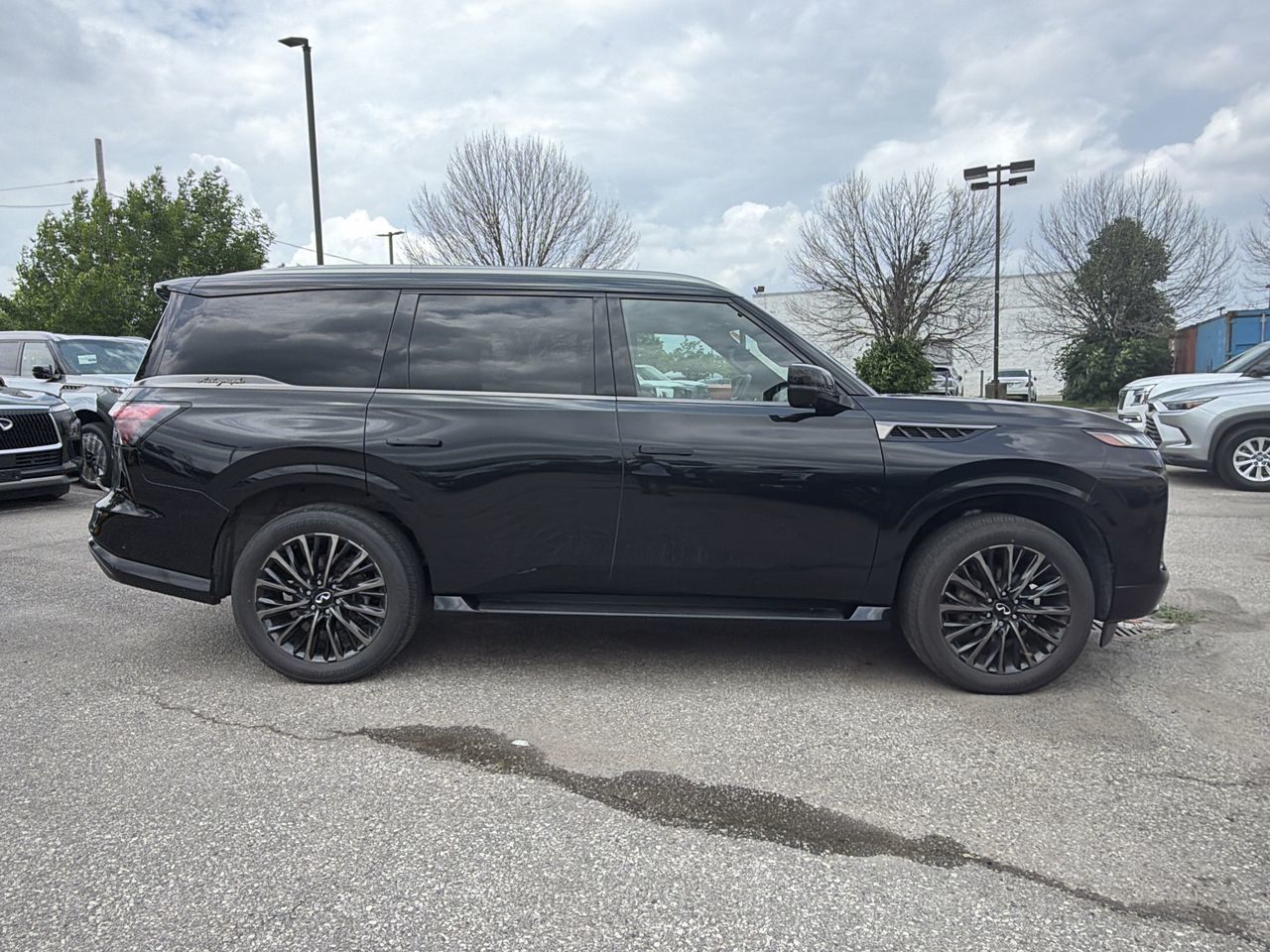2025 Infiniti QX80 in Mississauga, Ontario