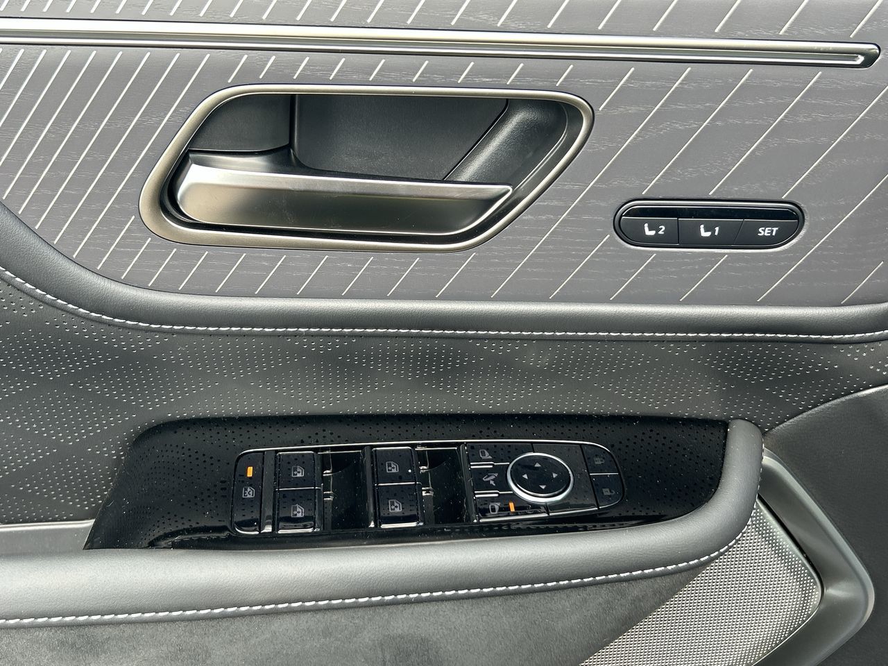 2026 Infiniti QX80 in Mississauga, Ontario