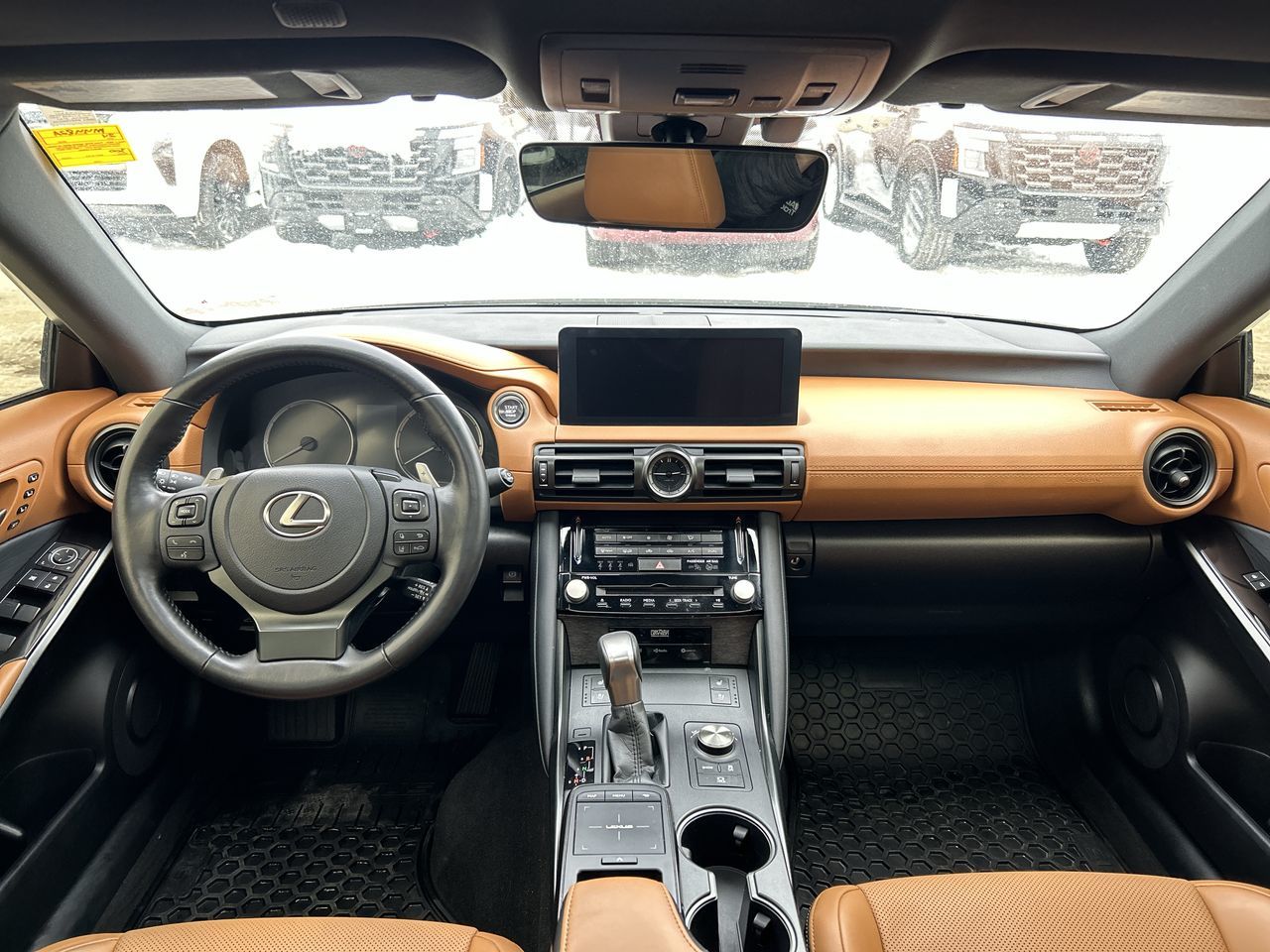 Lexus IS  2024 à Mississauga, Ontario