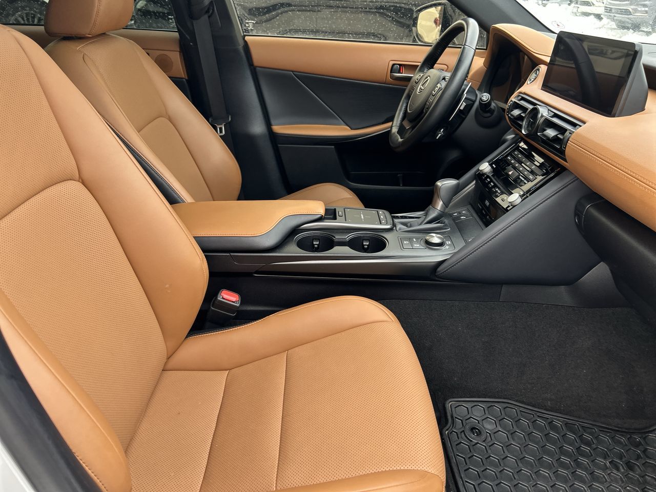 Lexus IS  2024 à Mississauga, Ontario