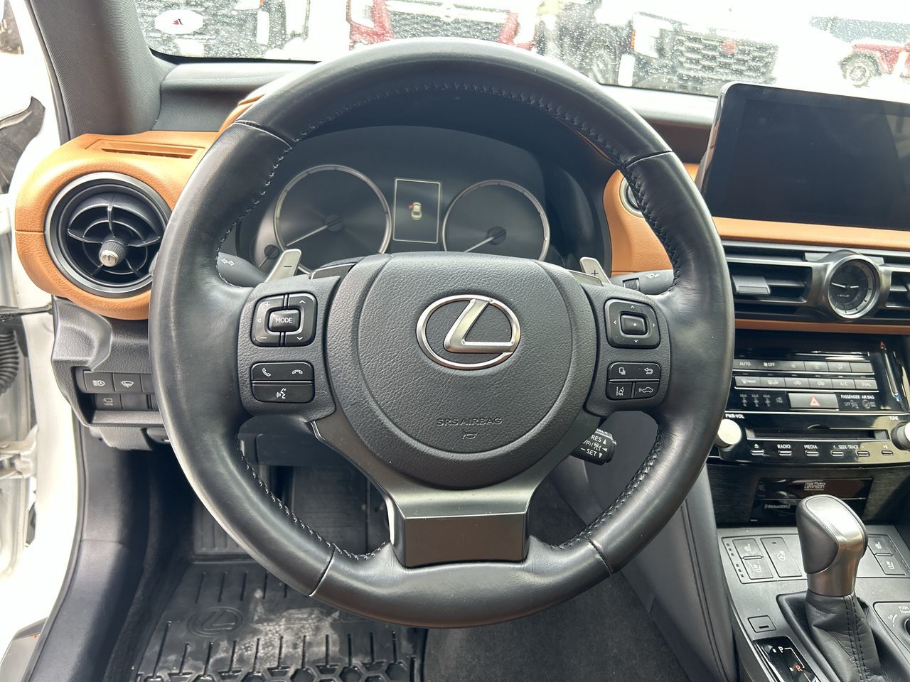 Lexus IS  2024 à Mississauga, Ontario