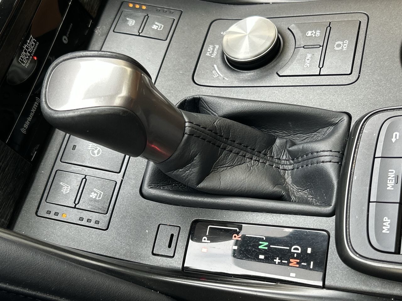 Lexus IS  2024 à Mississauga, Ontario