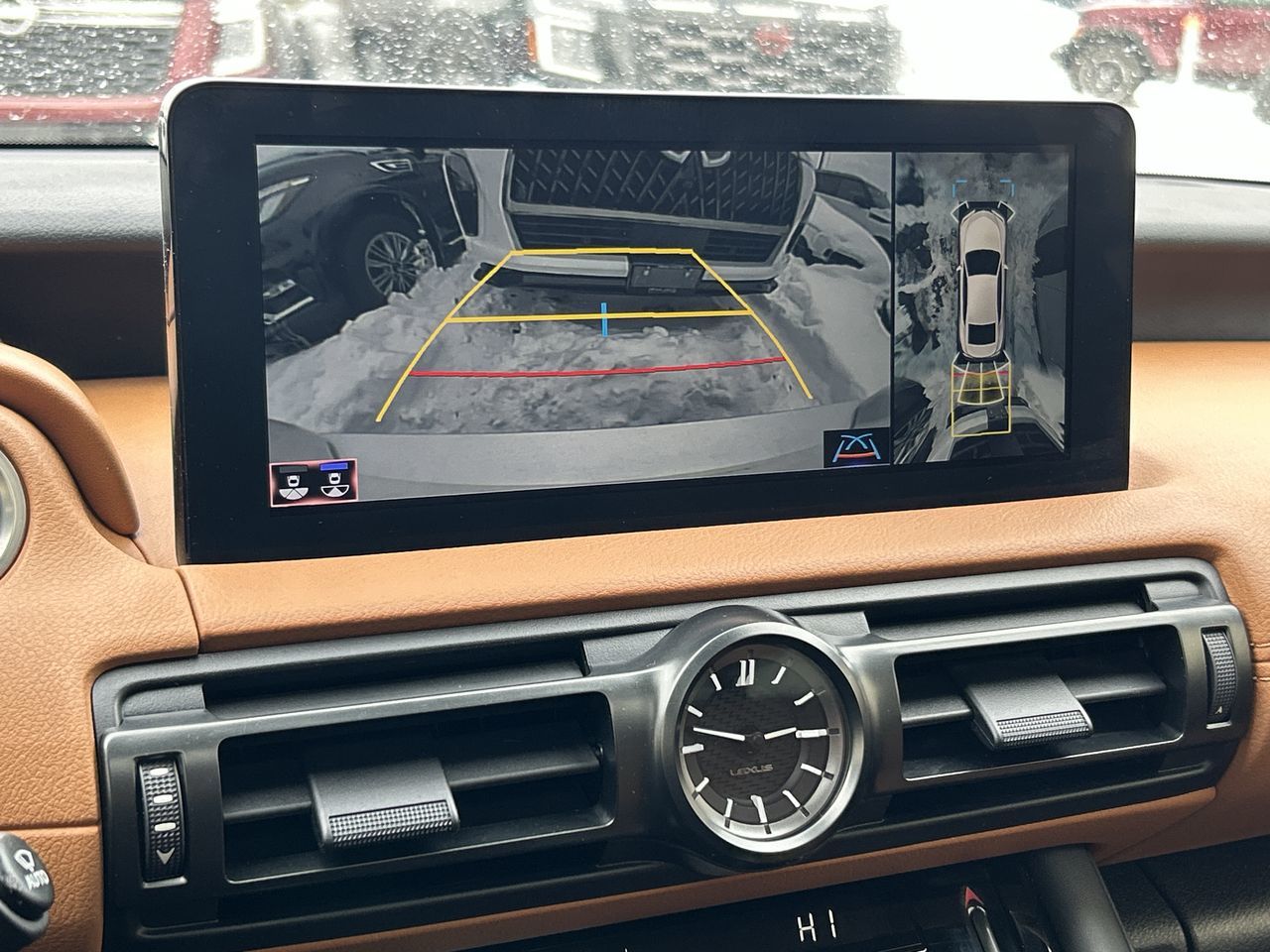 Lexus IS  2024 à Mississauga, Ontario