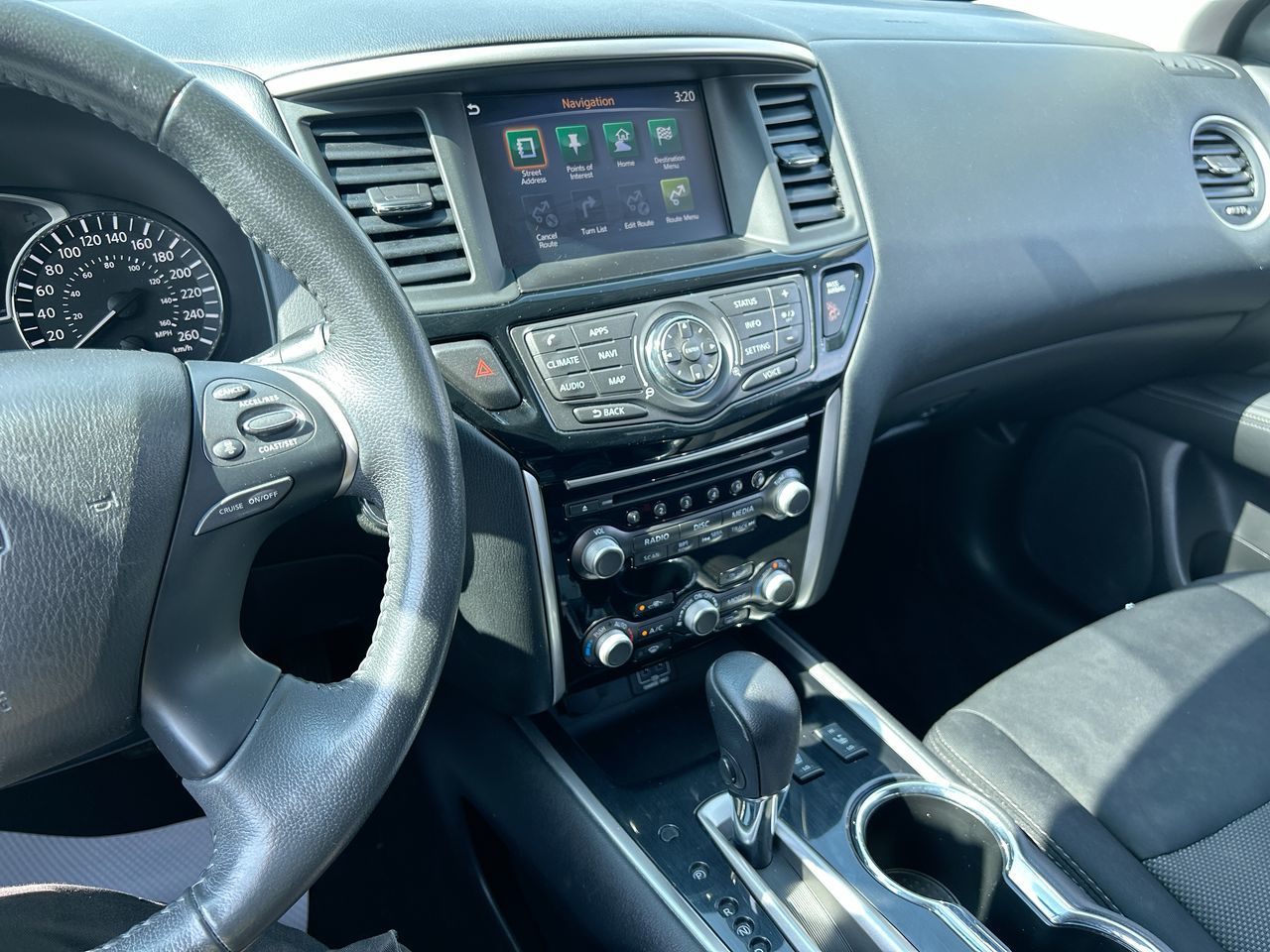 2018 Nissan Pathfinder in Mississauga, Ontario
