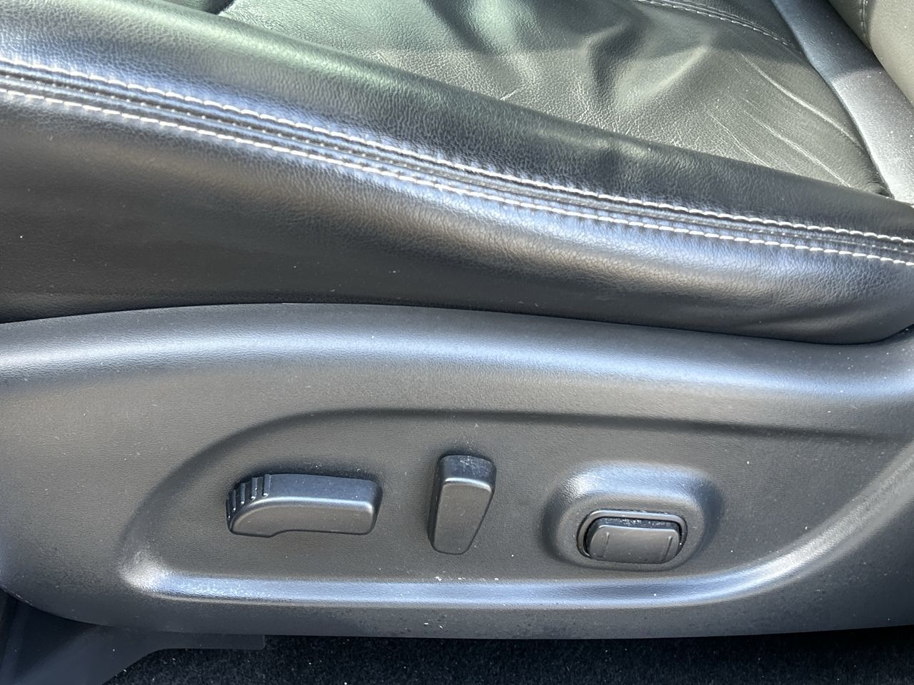 2020 Nissan Pathfinder in Mississauga, Ontario