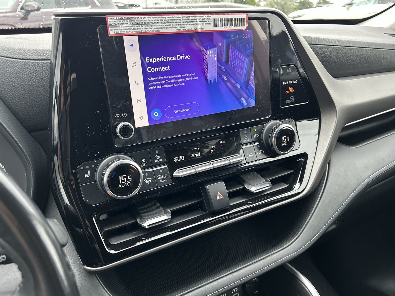 2023 Toyota Highlander hybrid in Mississauga, Ontario
