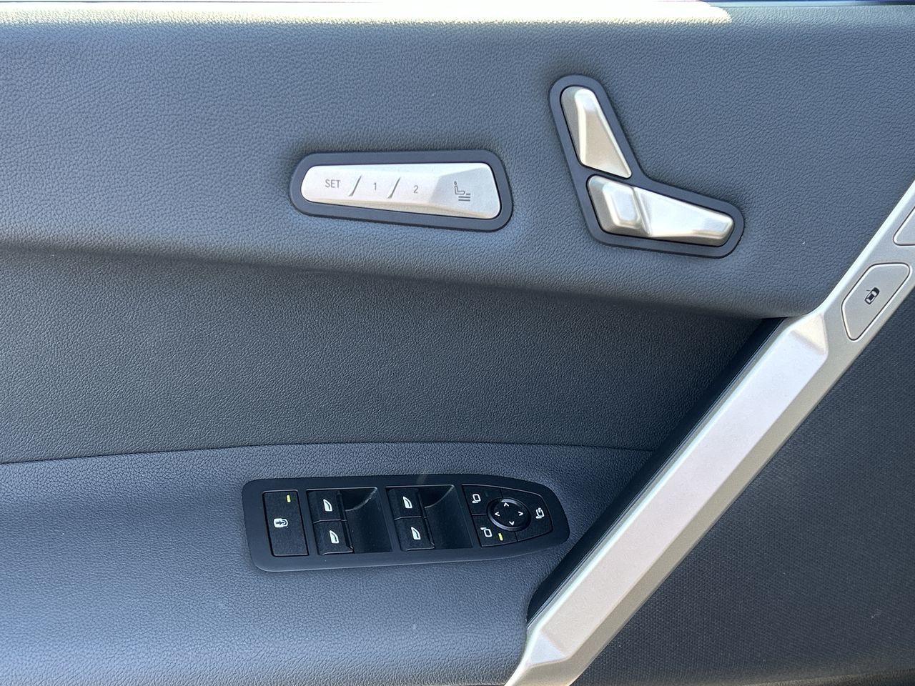 2023 BMW iX in Mississauga, Ontario